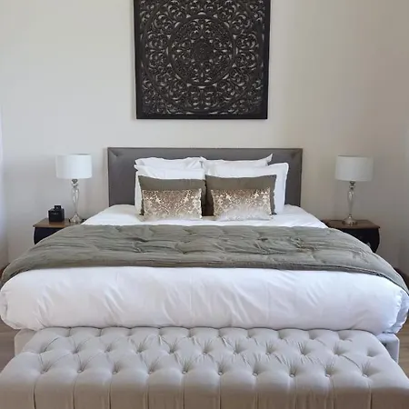 Chateau De Hotel Bernesq