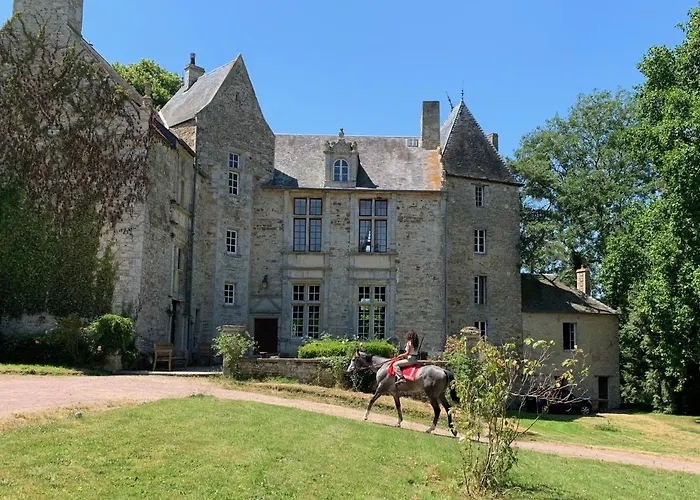 Chateau De Hotel Bernesq