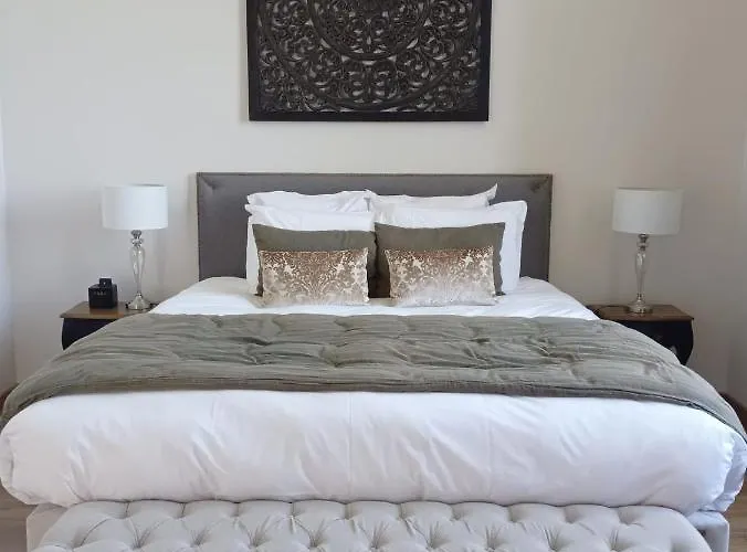 Chateau De 酒店 Bernesq